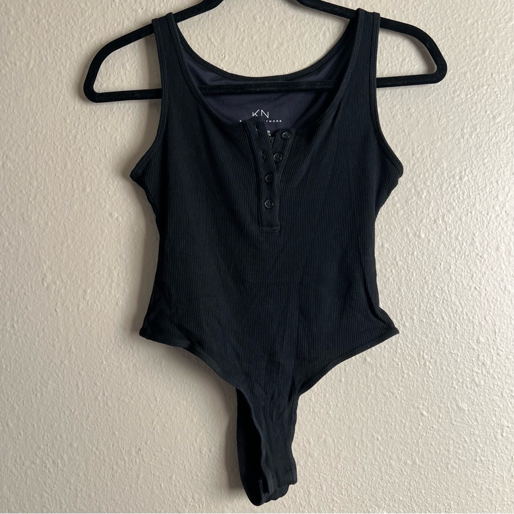 Size Medium Black Klassy Network Henley Tank Bramisuit